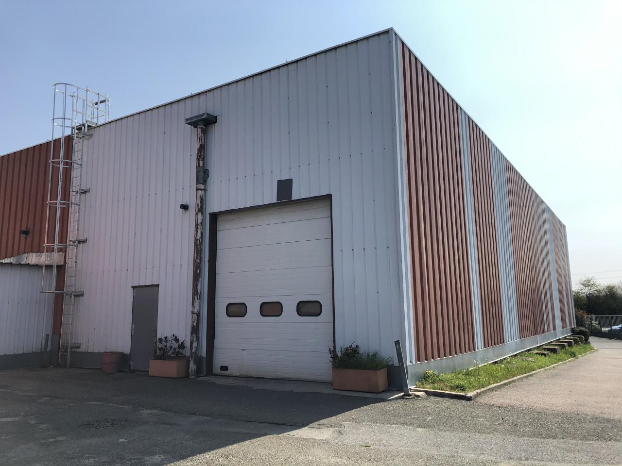Local d'activité Coignières 551m² Location local d'activité Coignières Yvelines OLACT2421006 0